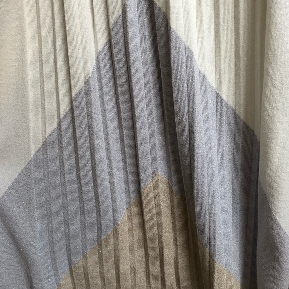 White House black market top - Picture 3 of 4